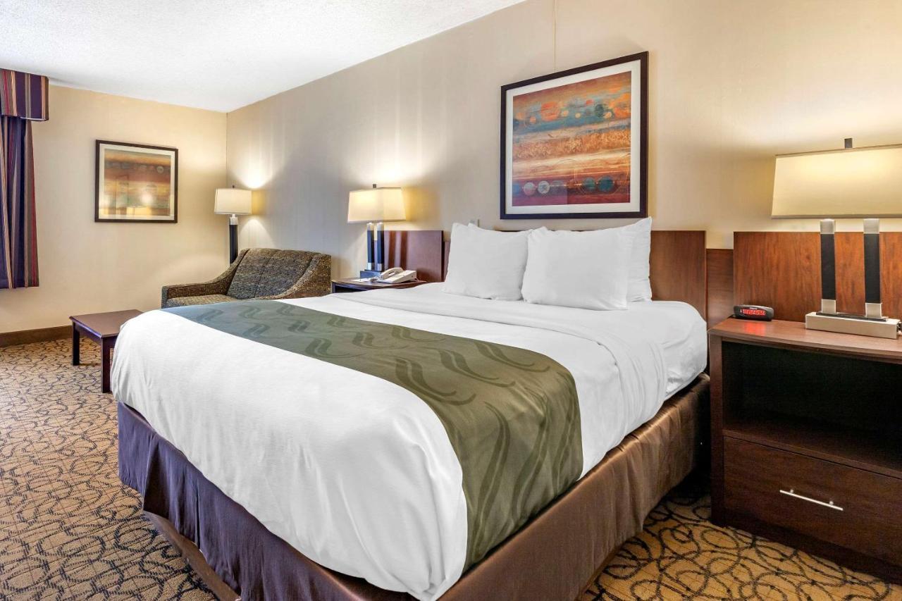 Quality Inn & Suites Escanaba North Екстер'єр фото