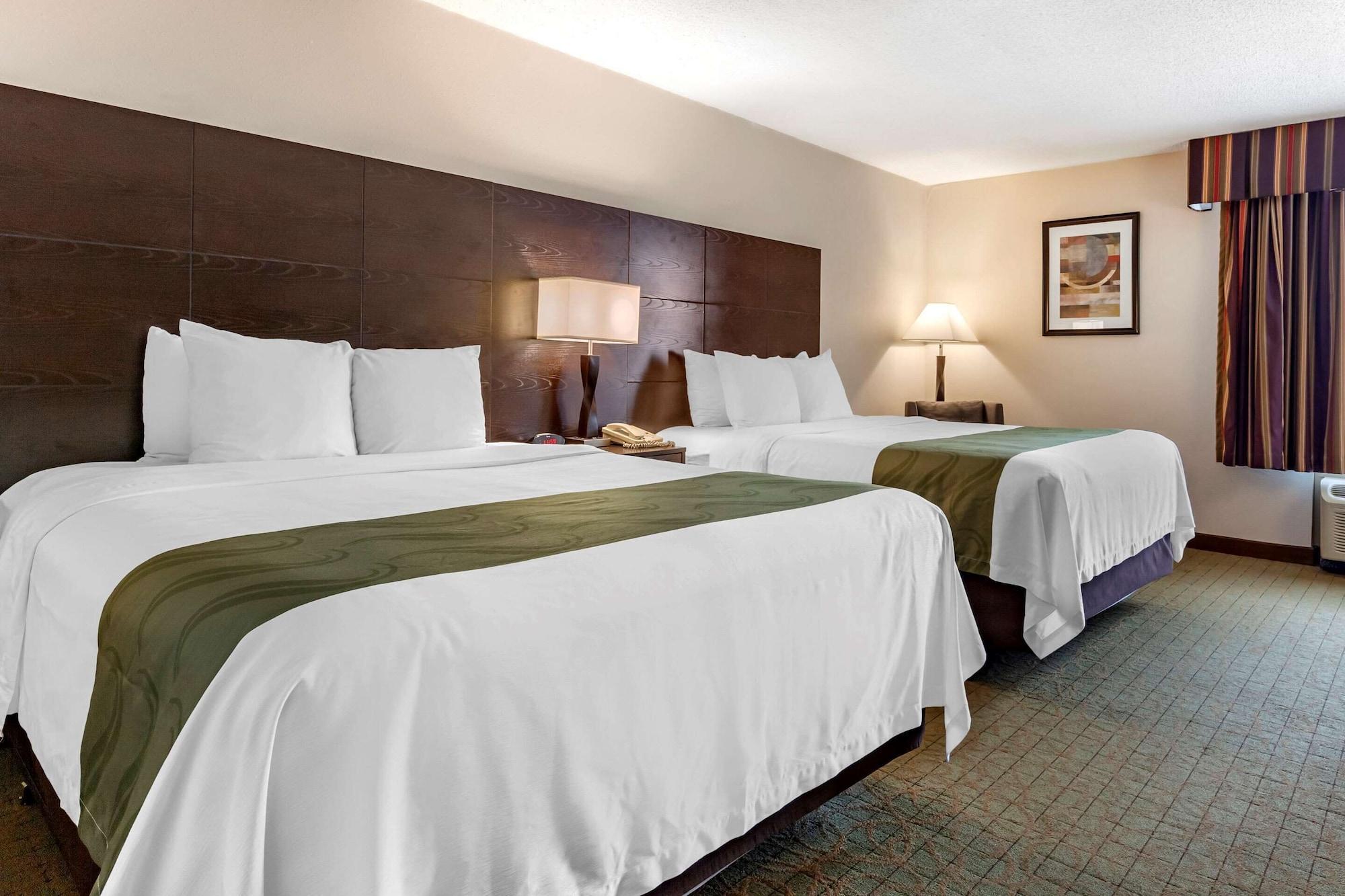 Quality Inn & Suites Escanaba North Екстер'єр фото