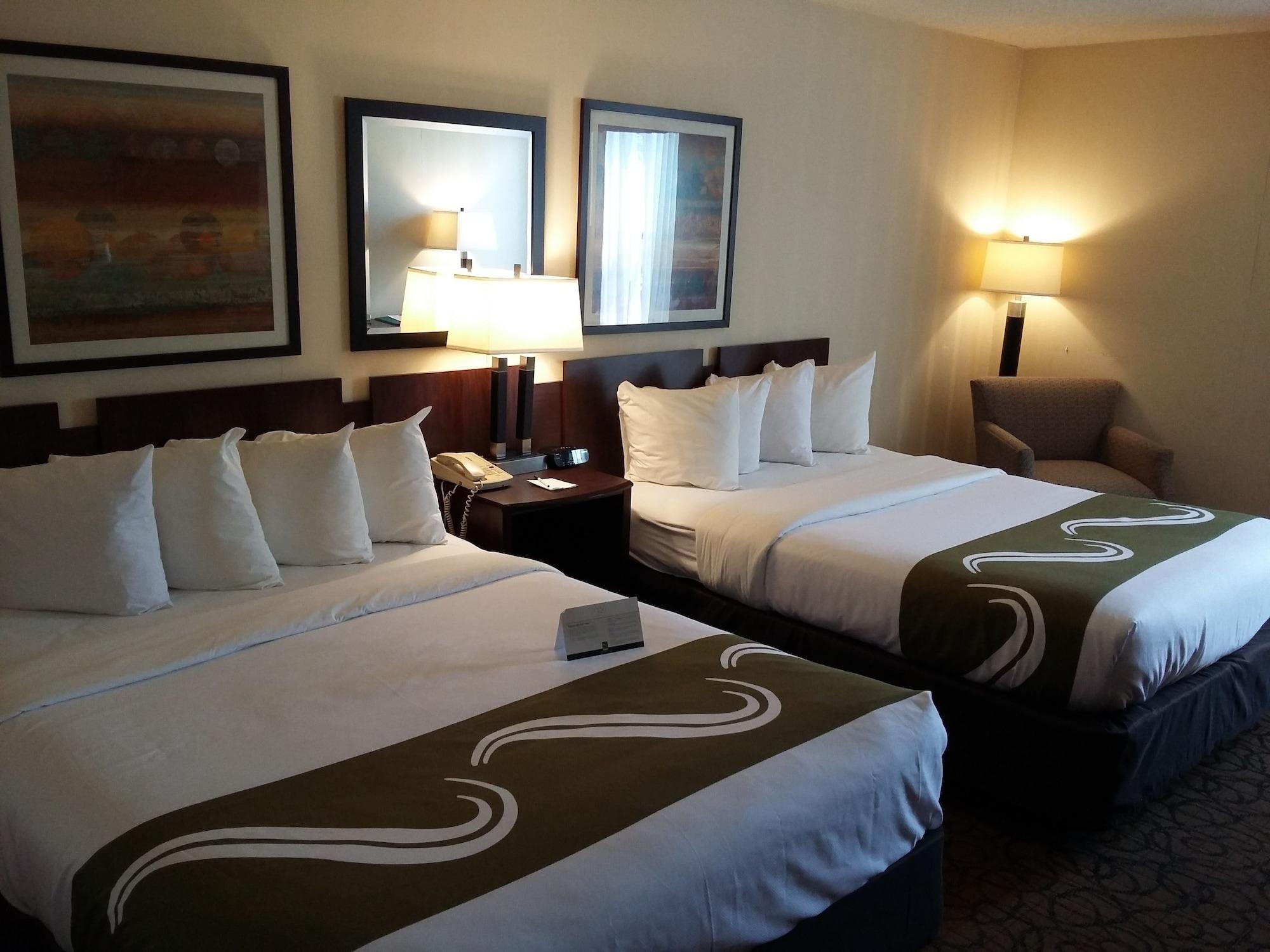 Quality Inn & Suites Escanaba North Екстер'єр фото
