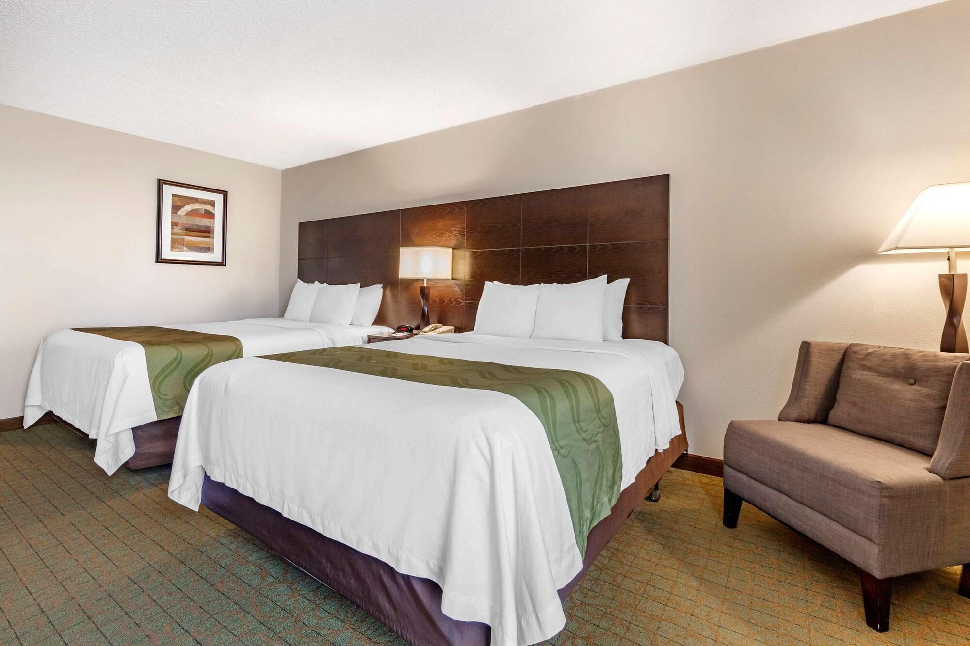 Quality Inn & Suites Escanaba North Екстер'єр фото