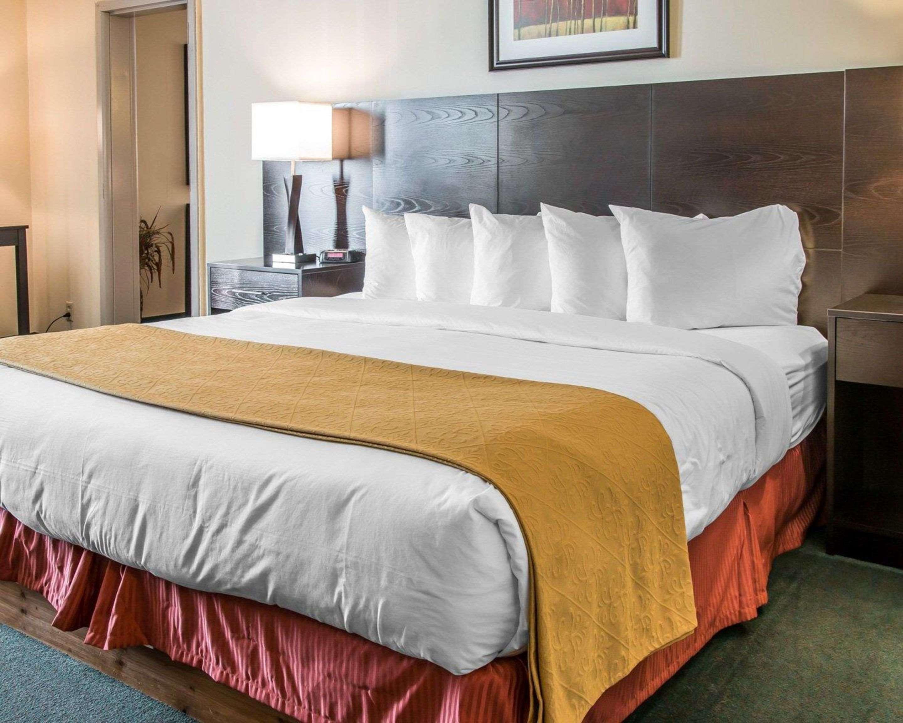 Quality Inn & Suites Escanaba North Екстер'єр фото