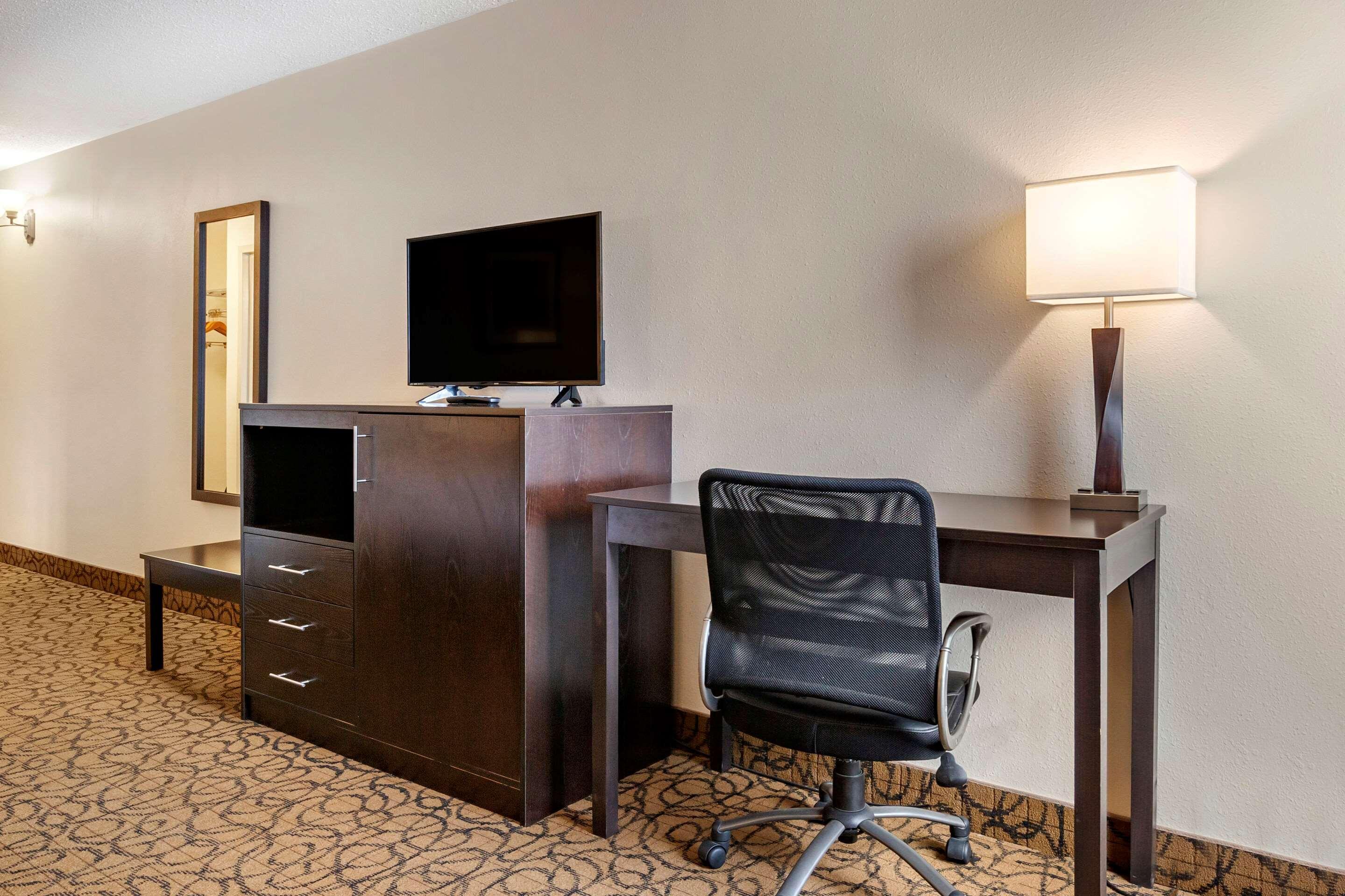 Quality Inn & Suites Escanaba North Екстер'єр фото