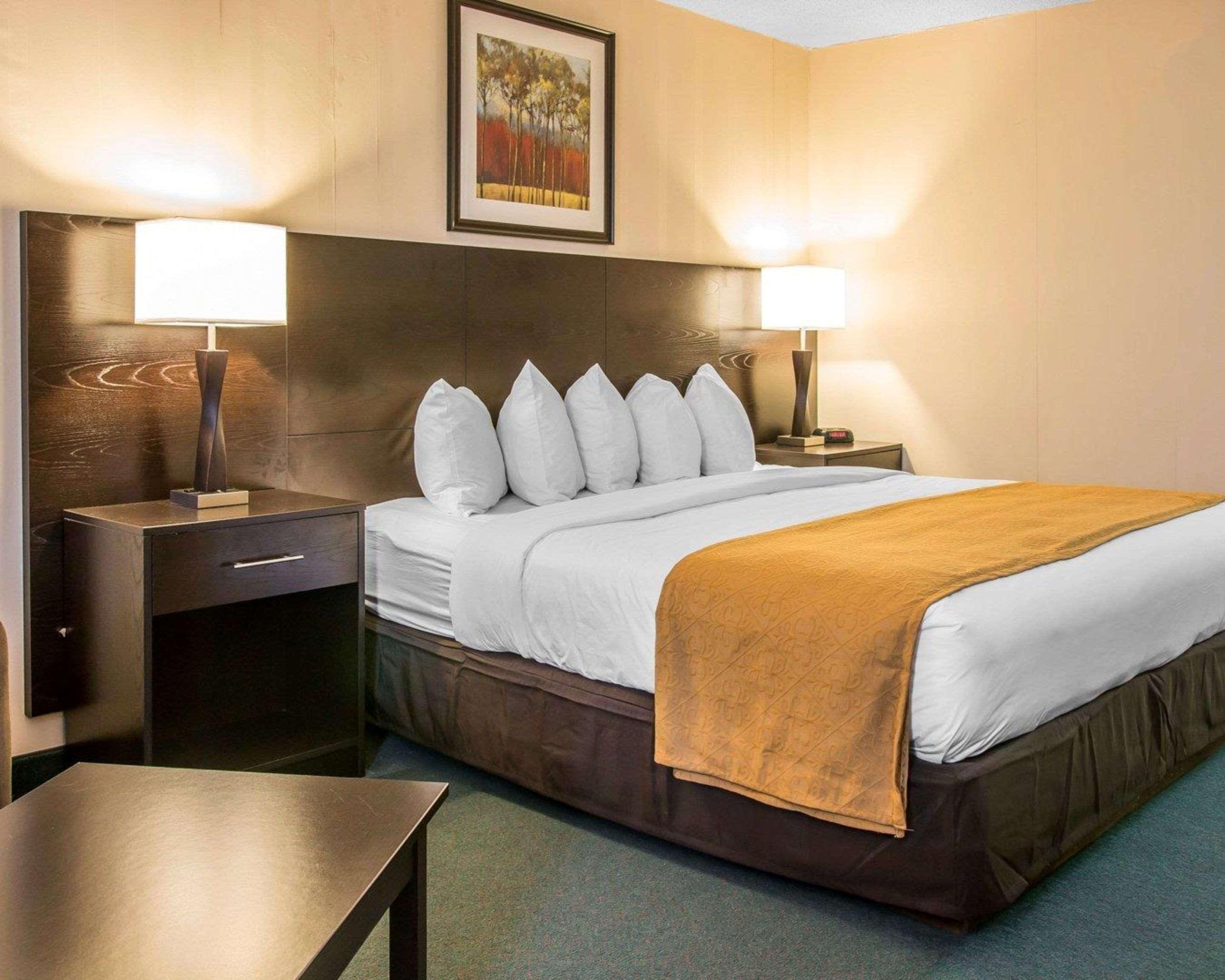 Quality Inn & Suites Escanaba North Екстер'єр фото