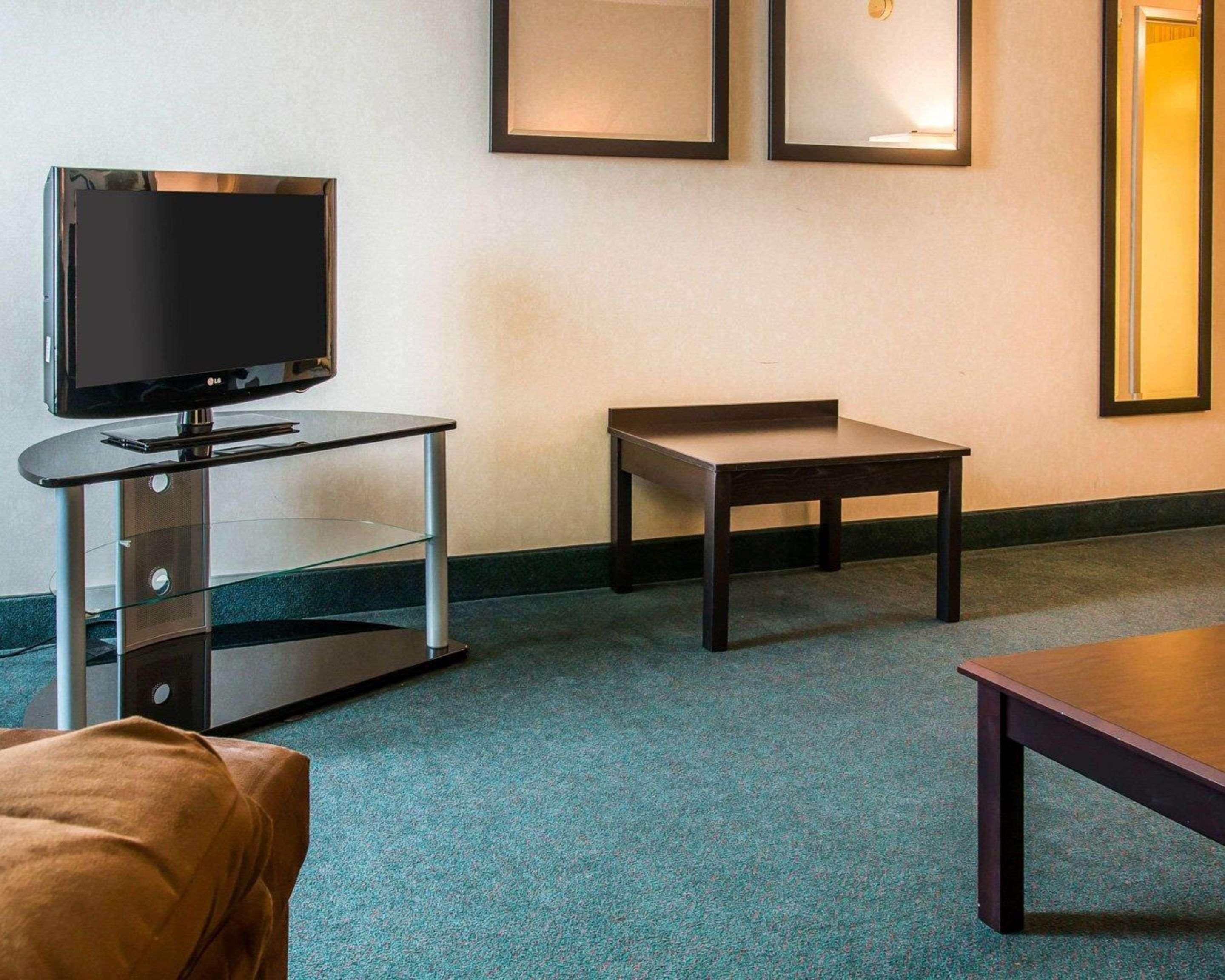 Quality Inn & Suites Escanaba North Екстер'єр фото