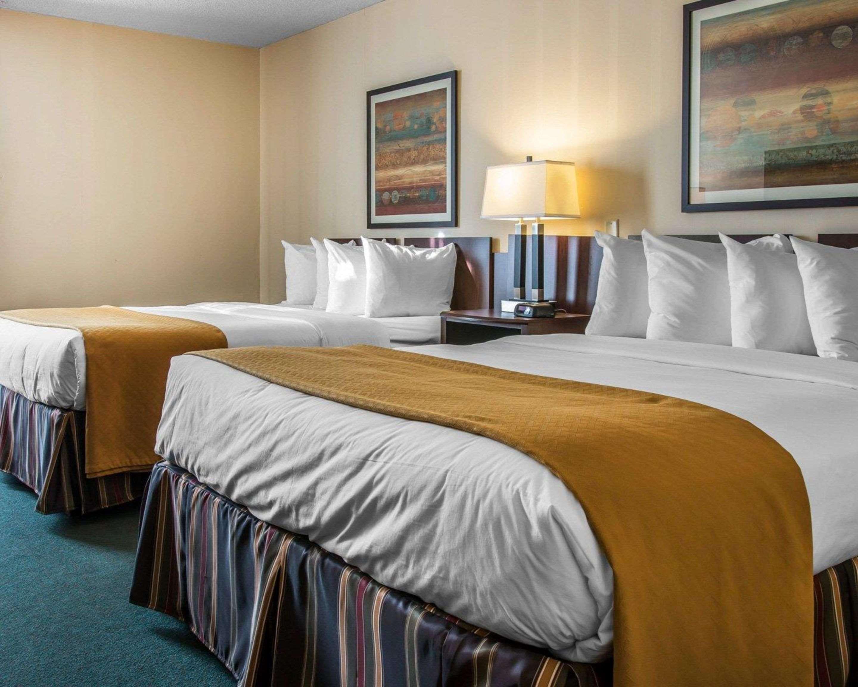 Quality Inn & Suites Escanaba North Екстер'єр фото