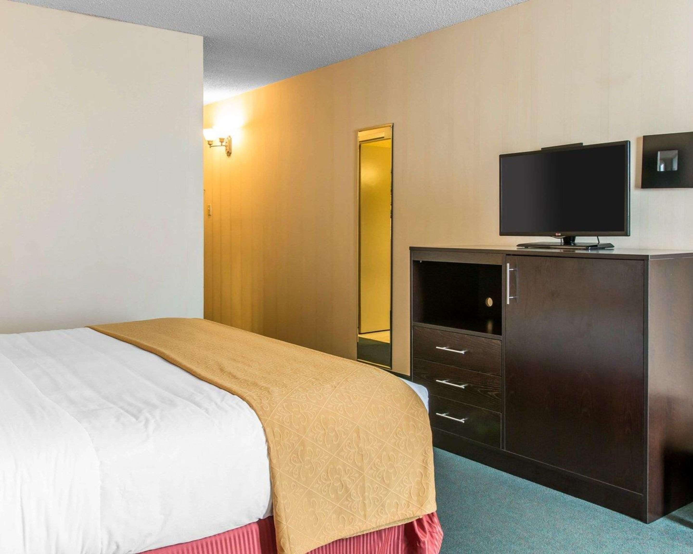 Quality Inn & Suites Escanaba North Екстер'єр фото