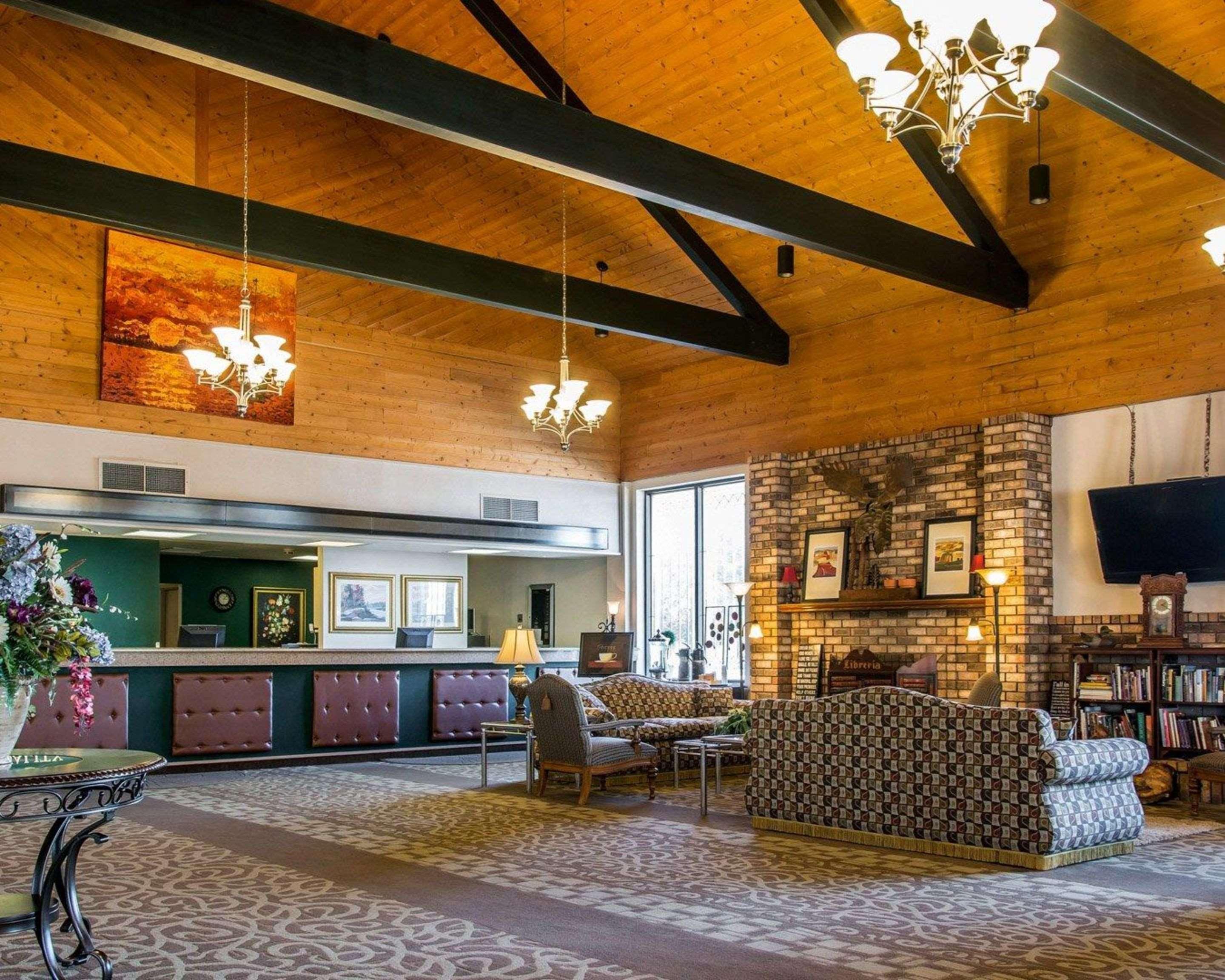 Quality Inn & Suites Escanaba North Екстер'єр фото