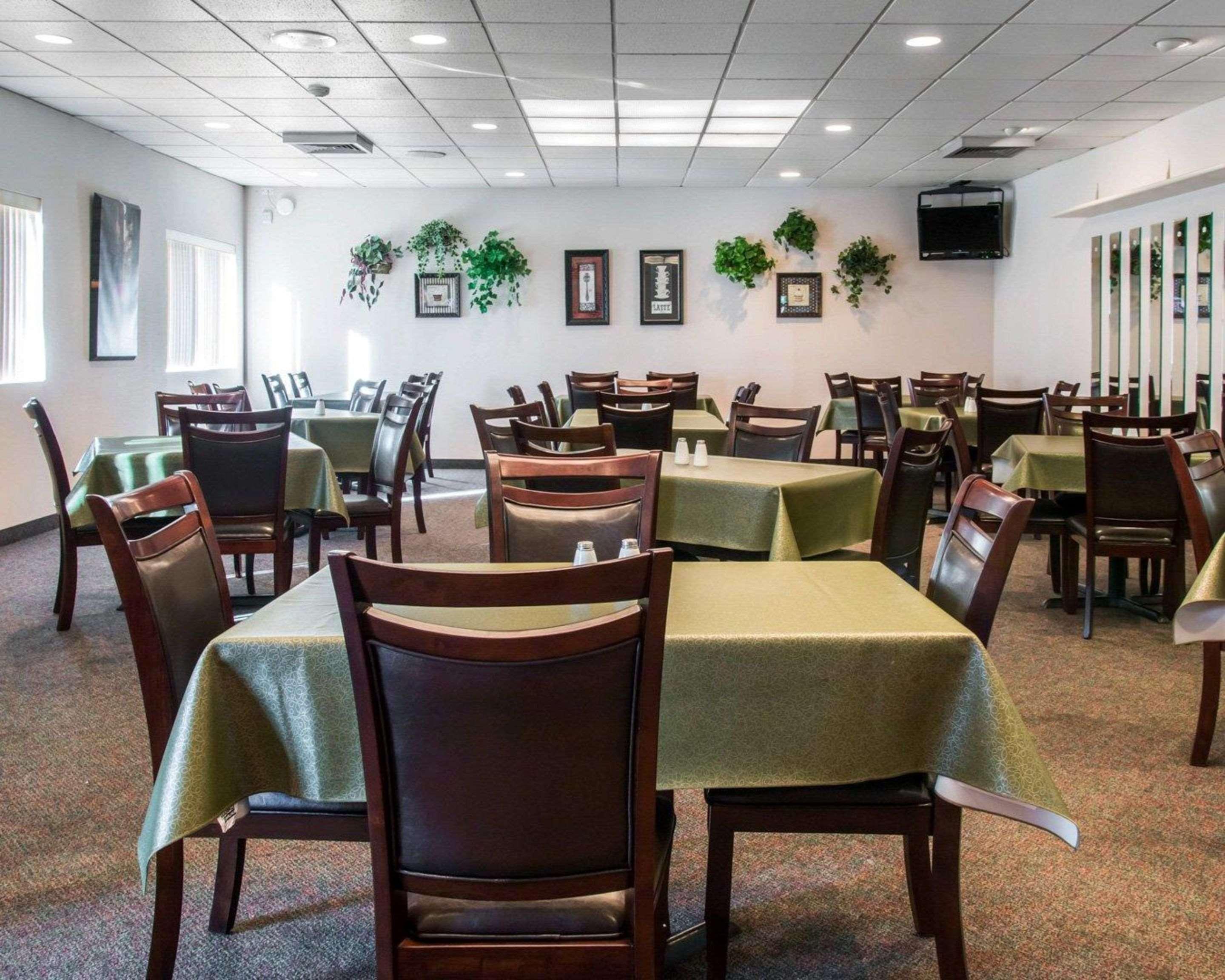Quality Inn & Suites Escanaba North Екстер'єр фото