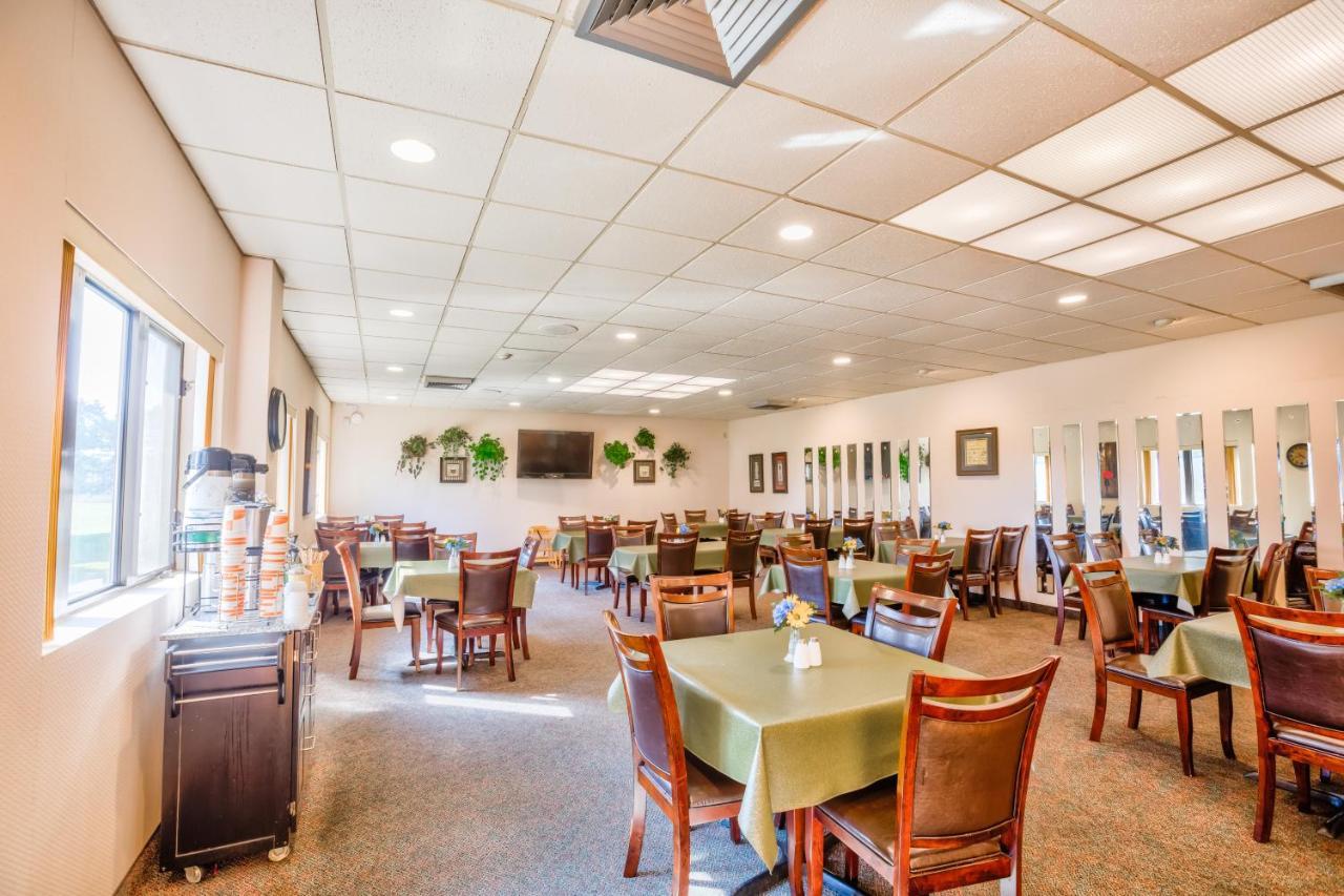 Quality Inn & Suites Escanaba North Екстер'єр фото